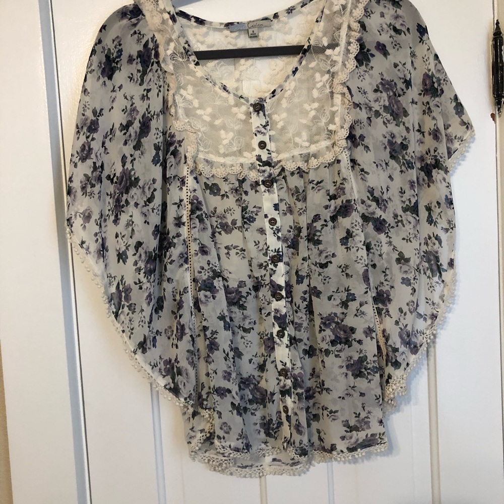 Floral and lace boutique top
